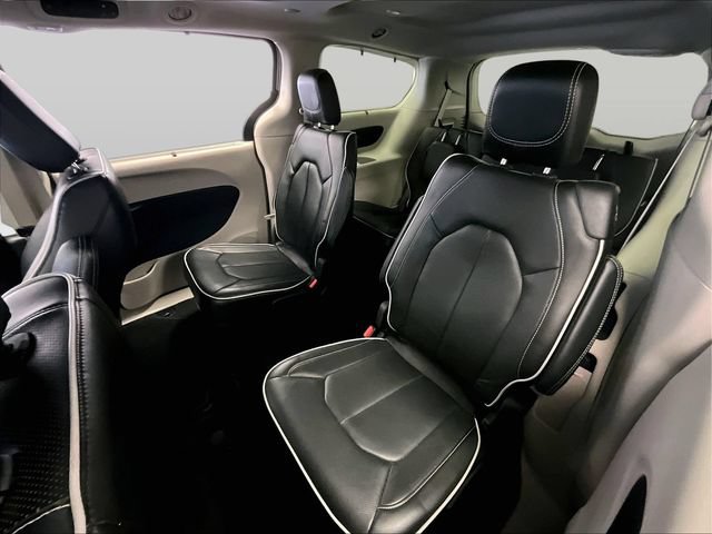 Used 2022 Chrysler Pacifica Limited AWD/4WD image 25