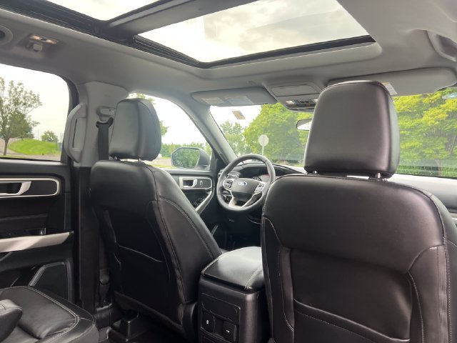 Certified 2023 Ford Explorer XLT w/ Equipment Group 202A AWD/4WD image 33