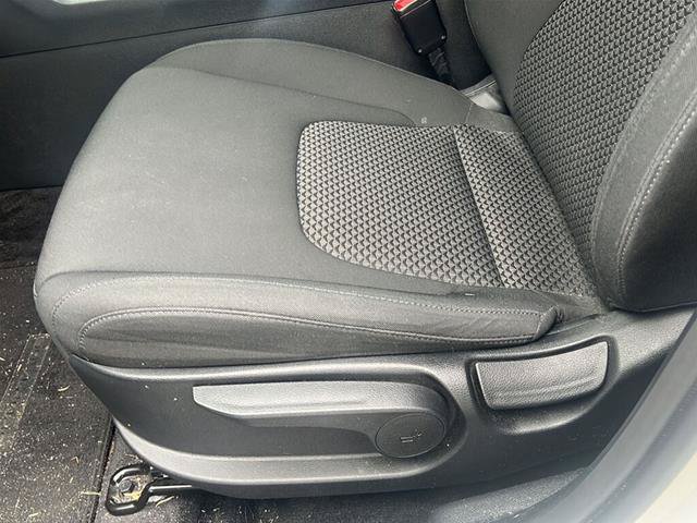 Used 2025 Kia Sportage LX FWD image 19