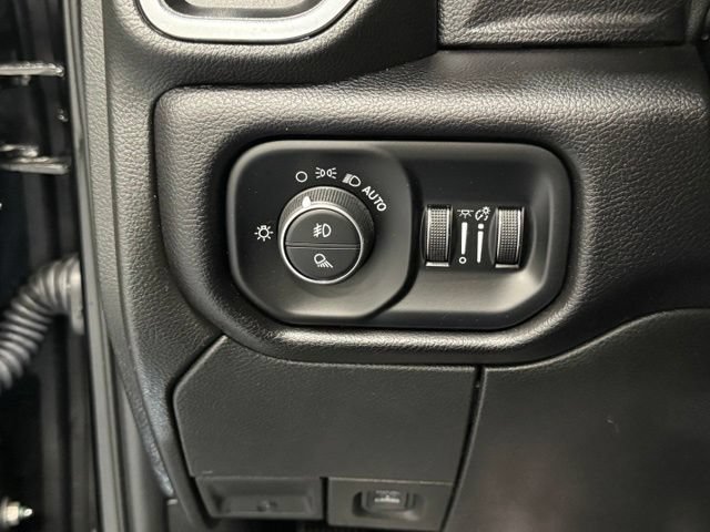 Used 2024 RAM 2500 Laramie AWD/4WD image 17