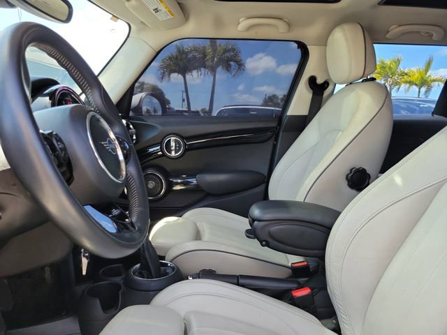 Used 2019 MINI Cooper 4-Door Hardtop w/ Signature Upholstery Package image 20