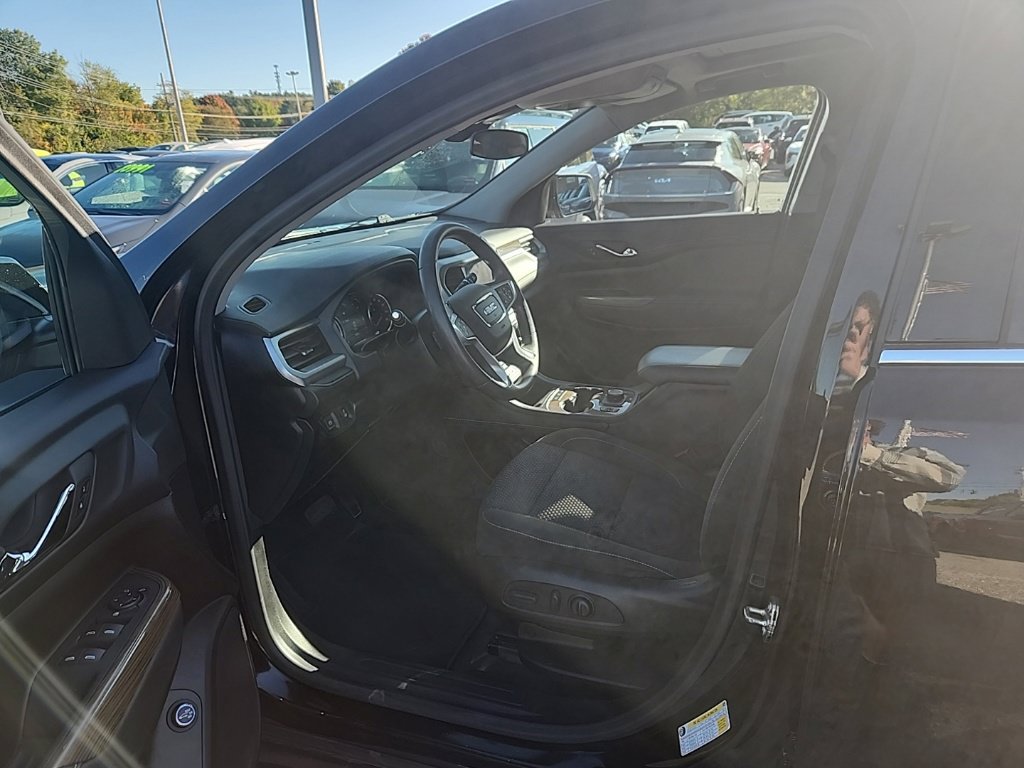 Used 2023 GMC Acadia SLE w/ Driver Convenience Package AWD/4WD image 9