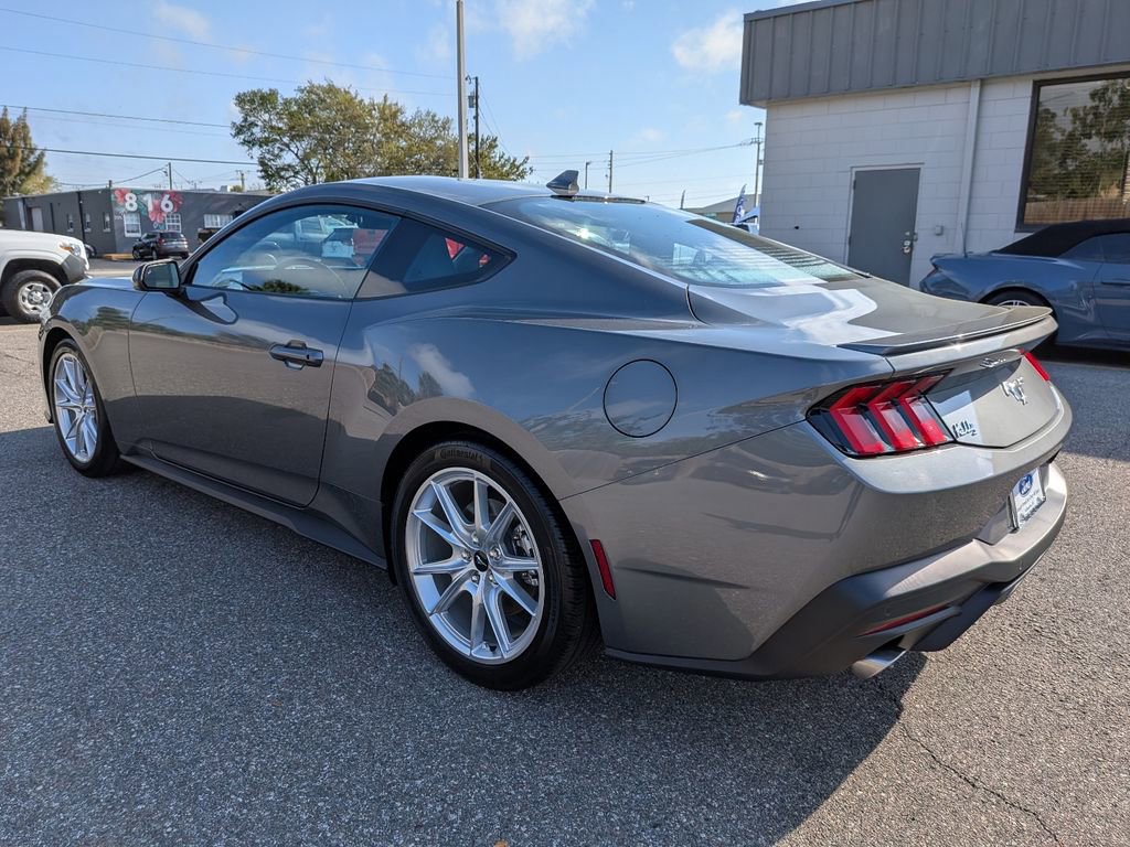 Certified 2025 Ford Mustang Premium image 4