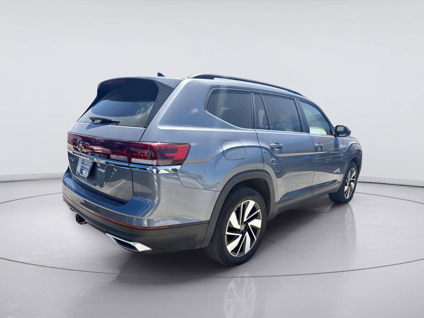 Used 2024 Volkswagen Atlas SE FWD image 5