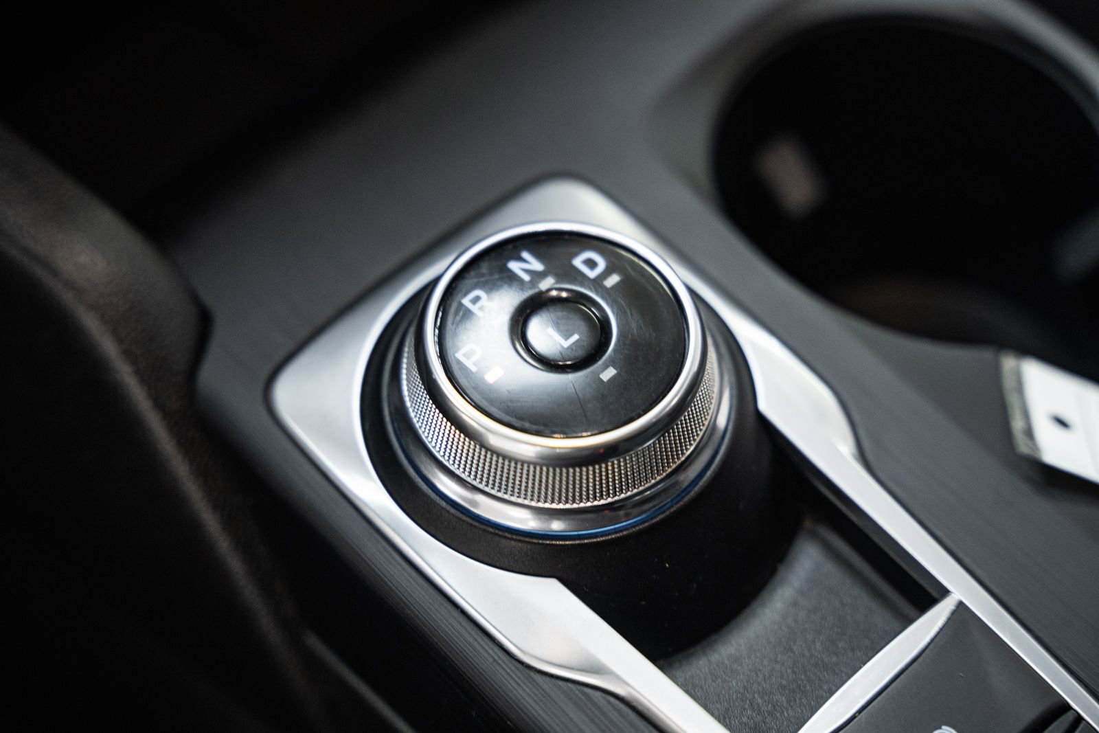 Certified 2022 Ford Escape Titanium image 32