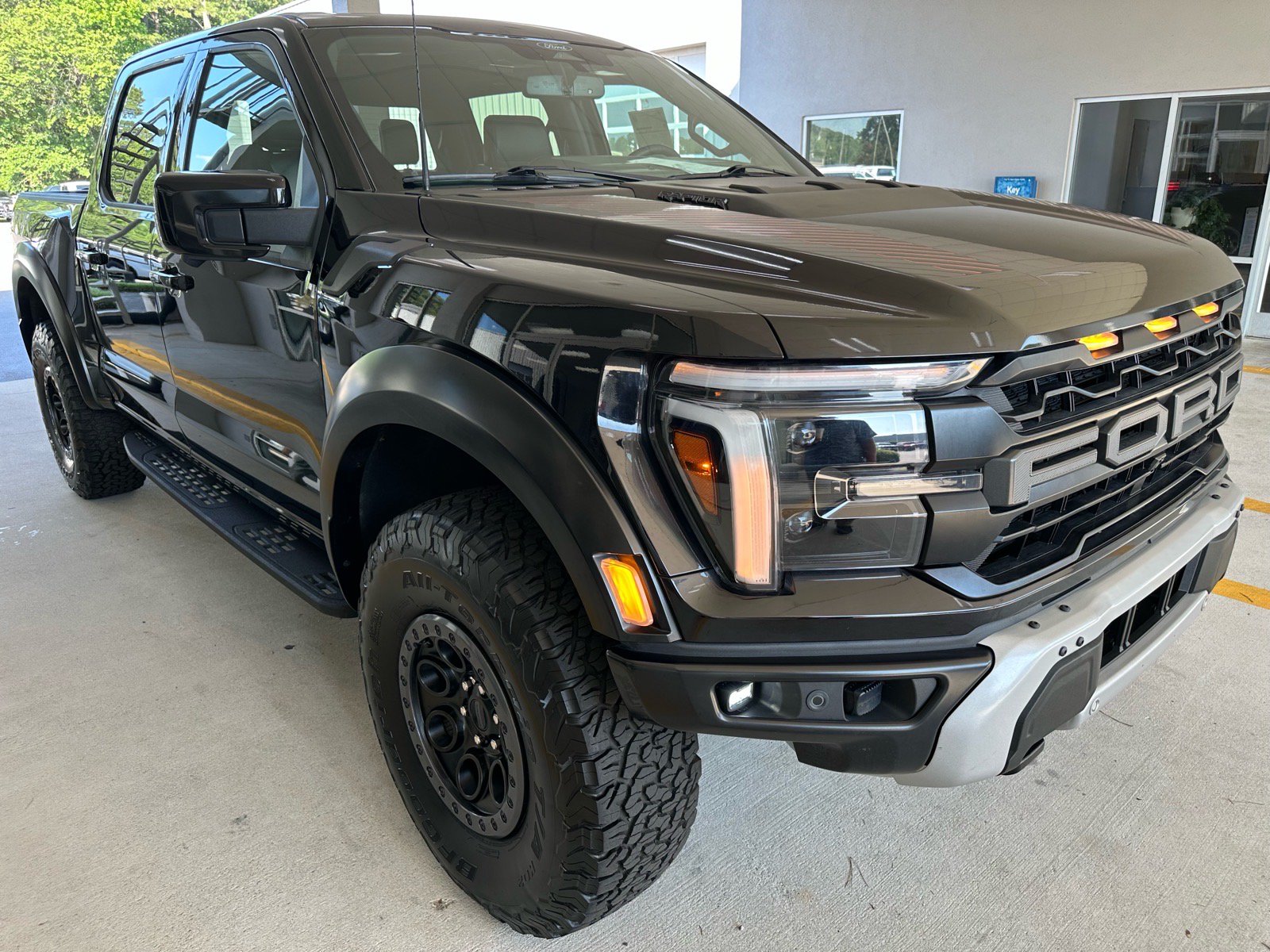 Certified 2025 Ford F150 Raptor AWD/4WD image 10