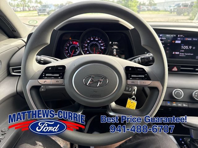 Used 2021 Hyundai Elantra SE w/ Cargo Package FWD image 16