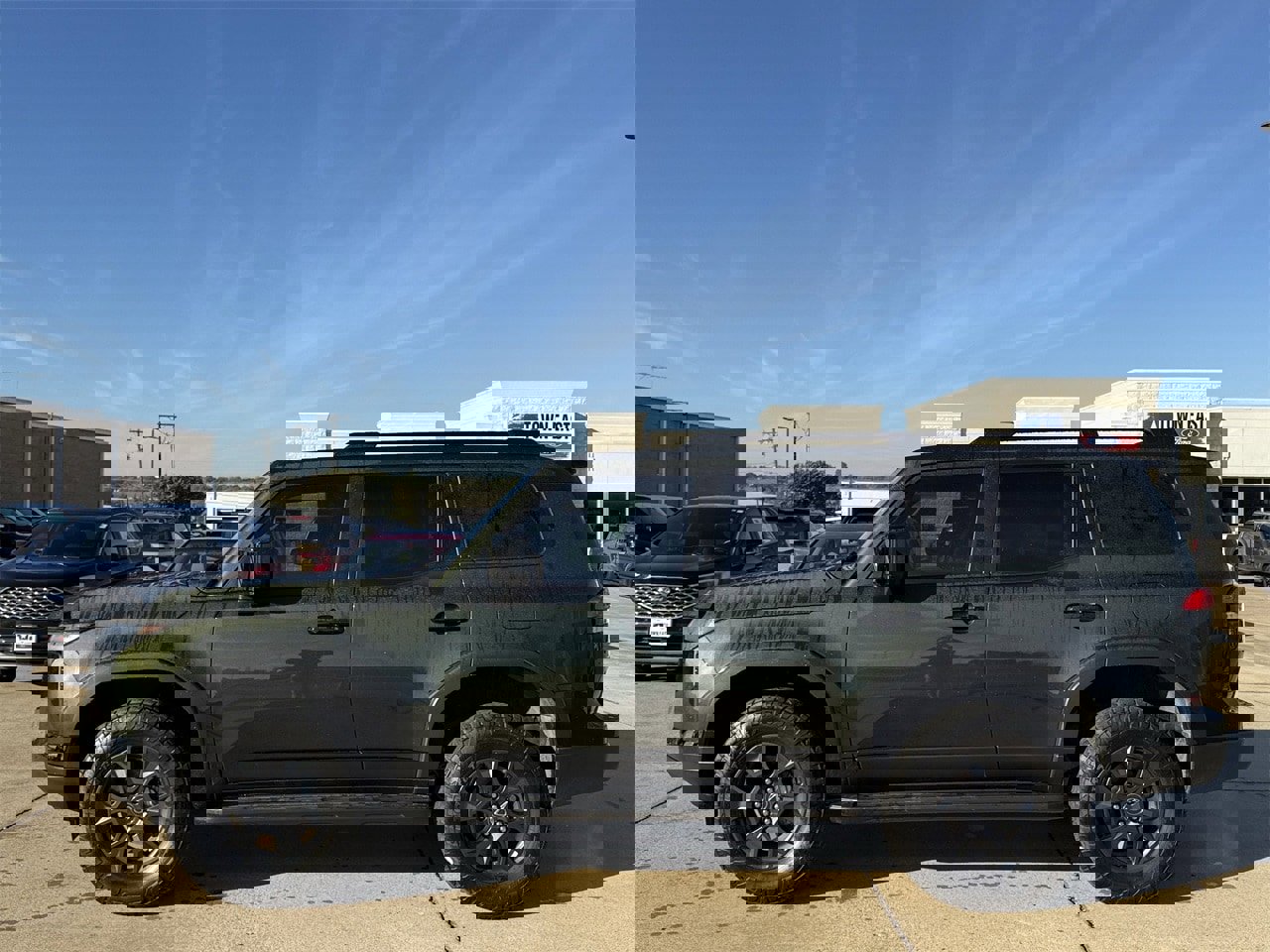 Used 2024 Lexus GX 550 image 3