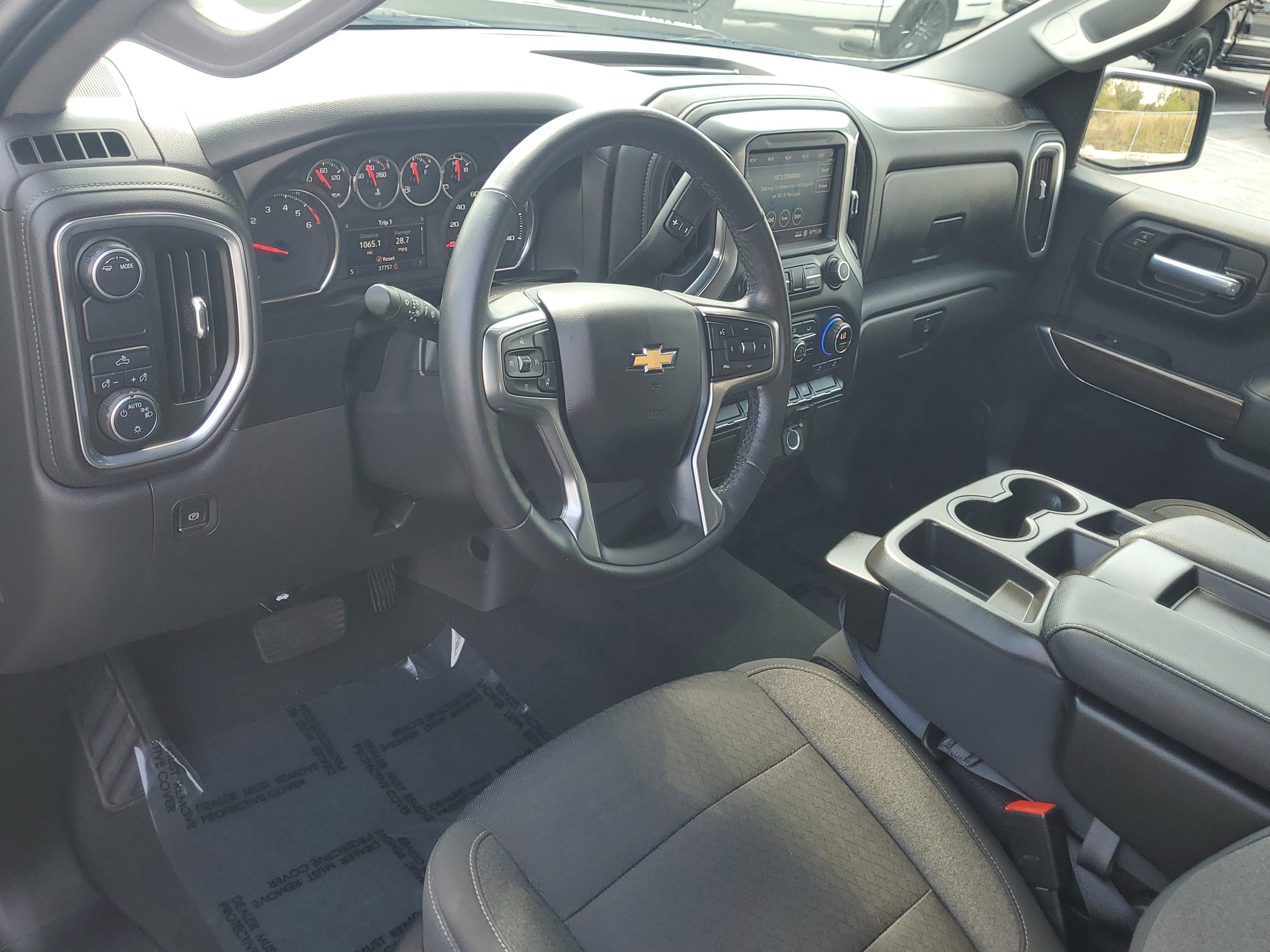 Used 2021 Chevrolet Silverado 1500 LT image 21