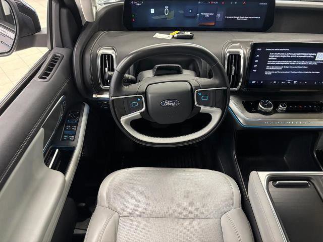 Certified 2025 Ford Expedition Max Platinum w/ Driver's Package AWD/4WD image 18
