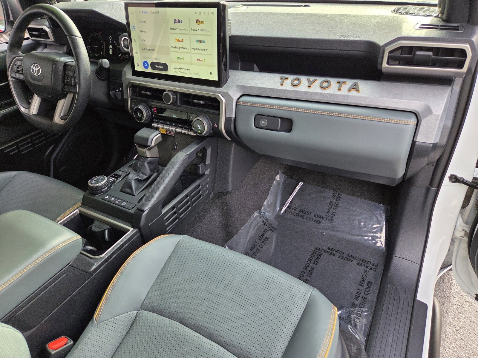 Used 2025 Toyota 4Runner Trailhunter image 16