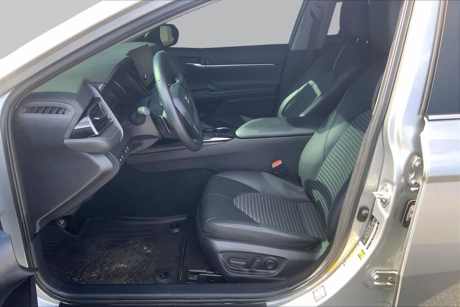 Used 2024 Toyota Camry SE FWD image 8