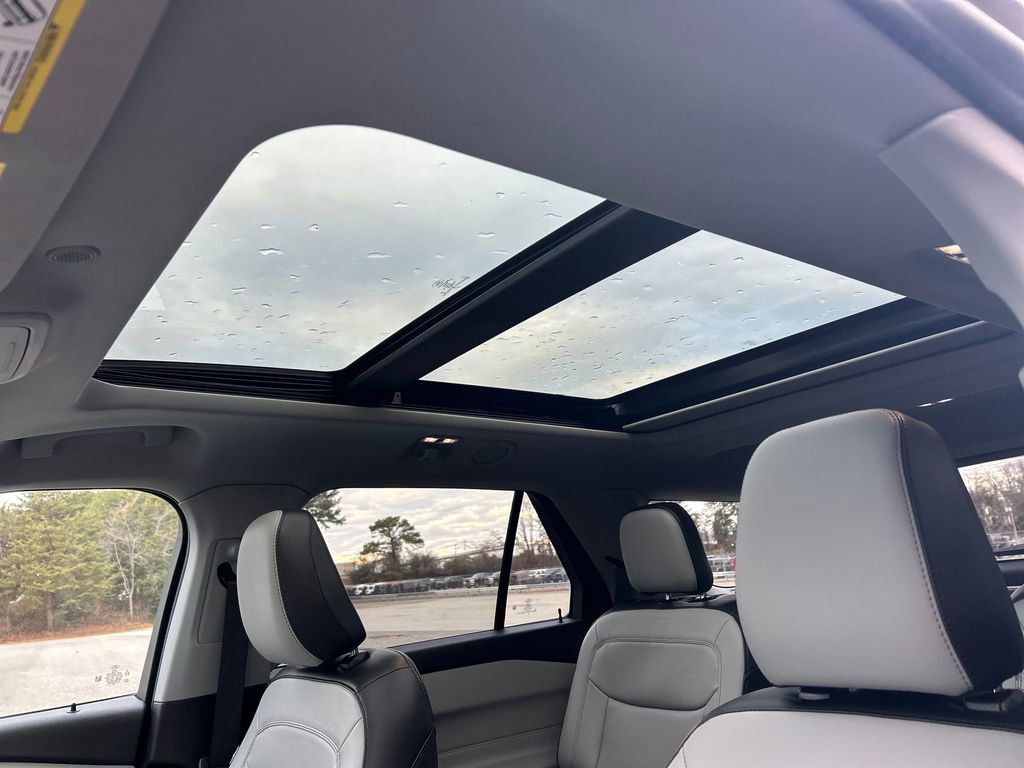 Certified 2021 Ford Explorer XLT w/ Equipment Group 202A image 23