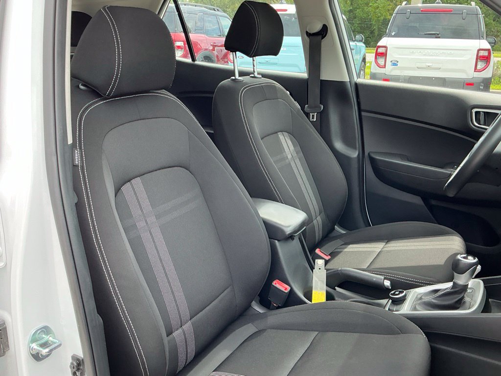 Used 2025 Hyundai Venue SEL FWD image 19