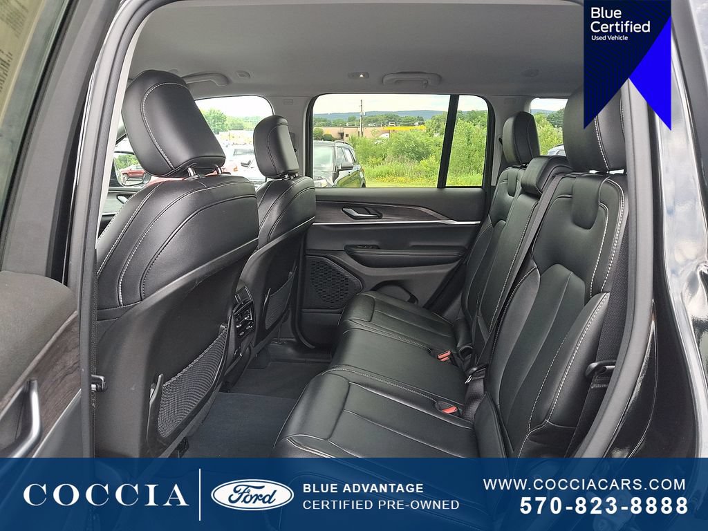 Used 2023 Jeep Grand Cherokee Limited AWD/4WD image 10