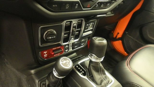 Used 2025 Jeep Gladiator Rubicon AWD/4WD image 19