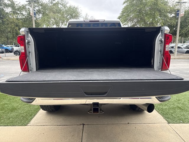 Used 2022 Chevrolet Silverado 2500 LTZ AWD/4WD image 6