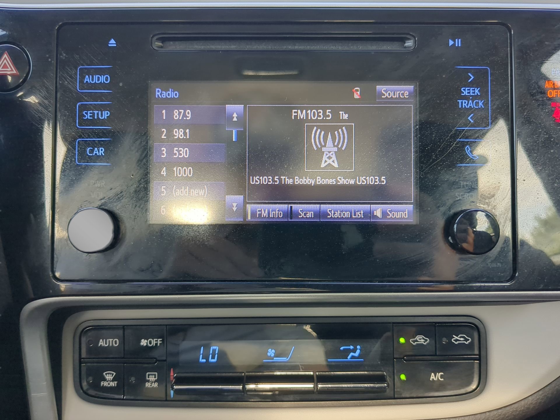 Used 2018 Toyota Corolla LE image 56