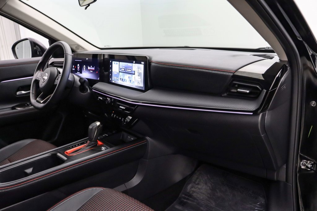 Used 2025 Nissan Kicks SR image 21