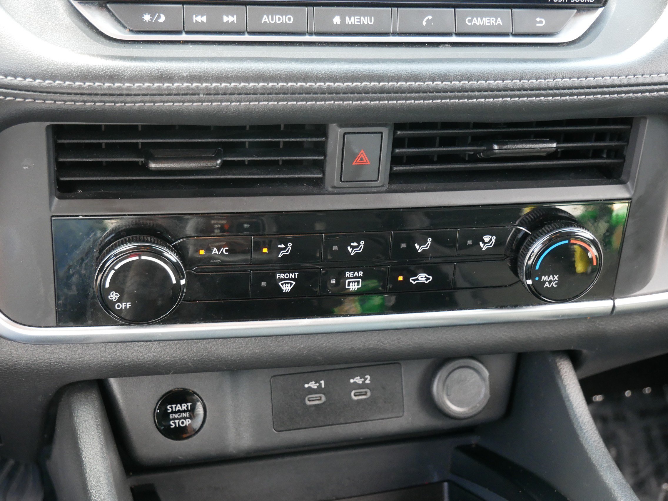 Used 2024 Nissan Rogue S AWD/4WD image 23