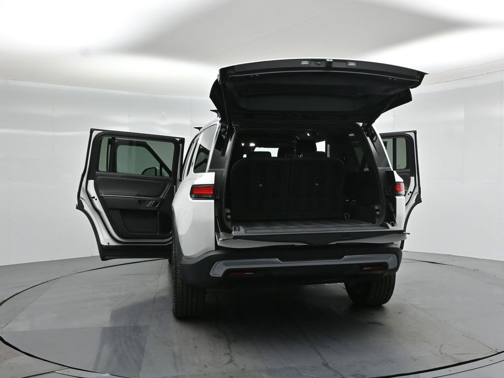 Used 2024 Rivian R1S Adventure AWD/4WD image 29