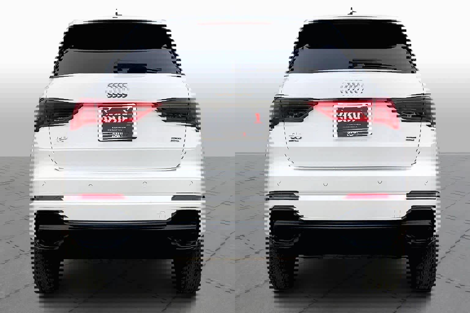 Used 2022 Audi Q3 2.0T Premium w/ Convenience Package image 4