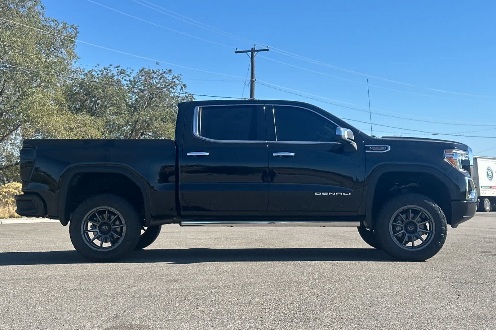 Used 2019 GMC Sierra 1500 Denali w/ Denali Ultimate Package AWD/4WD image 8