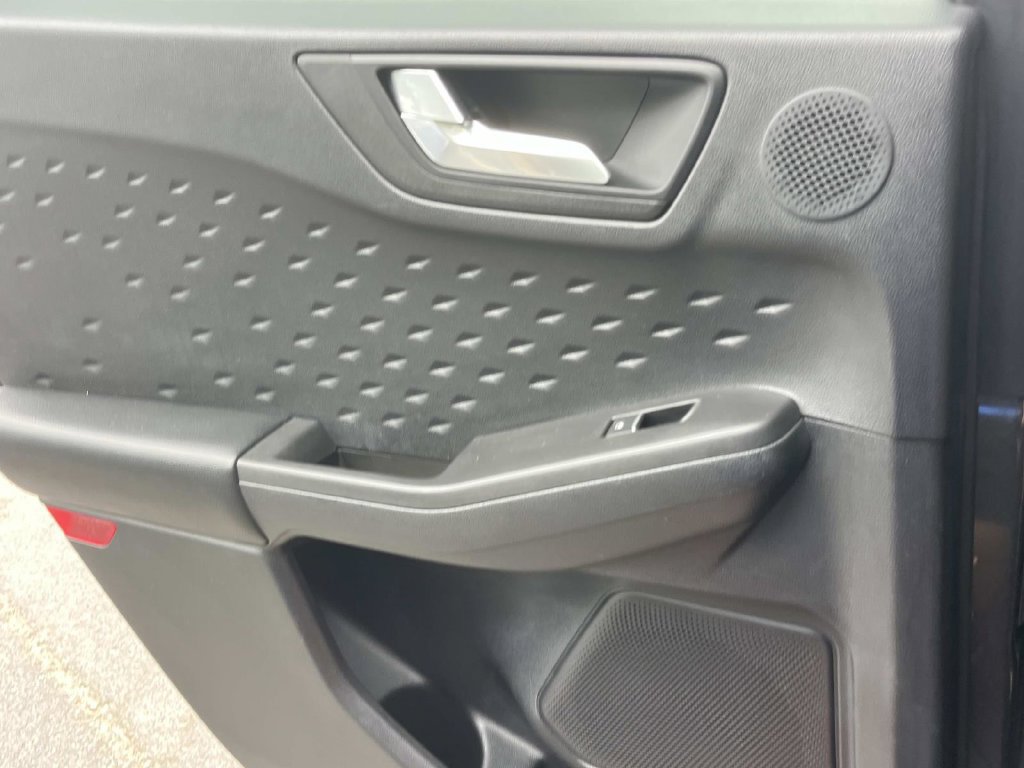 Certified 2020 Ford Escape Titanium AWD/4WD image 20