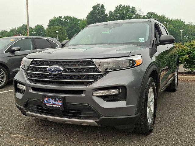 Certified 2023 Ford Explorer XLT w/ Equipment Group 202A AWD/4WD image 4