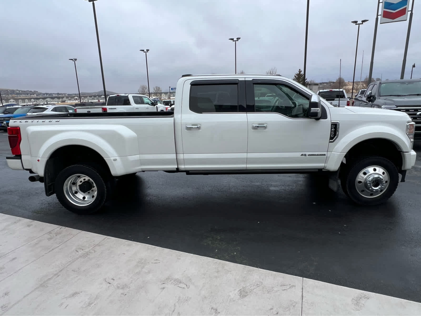 Certified 2022 Ford F450 Platinum w/ FX4 Off-Road Package image 9