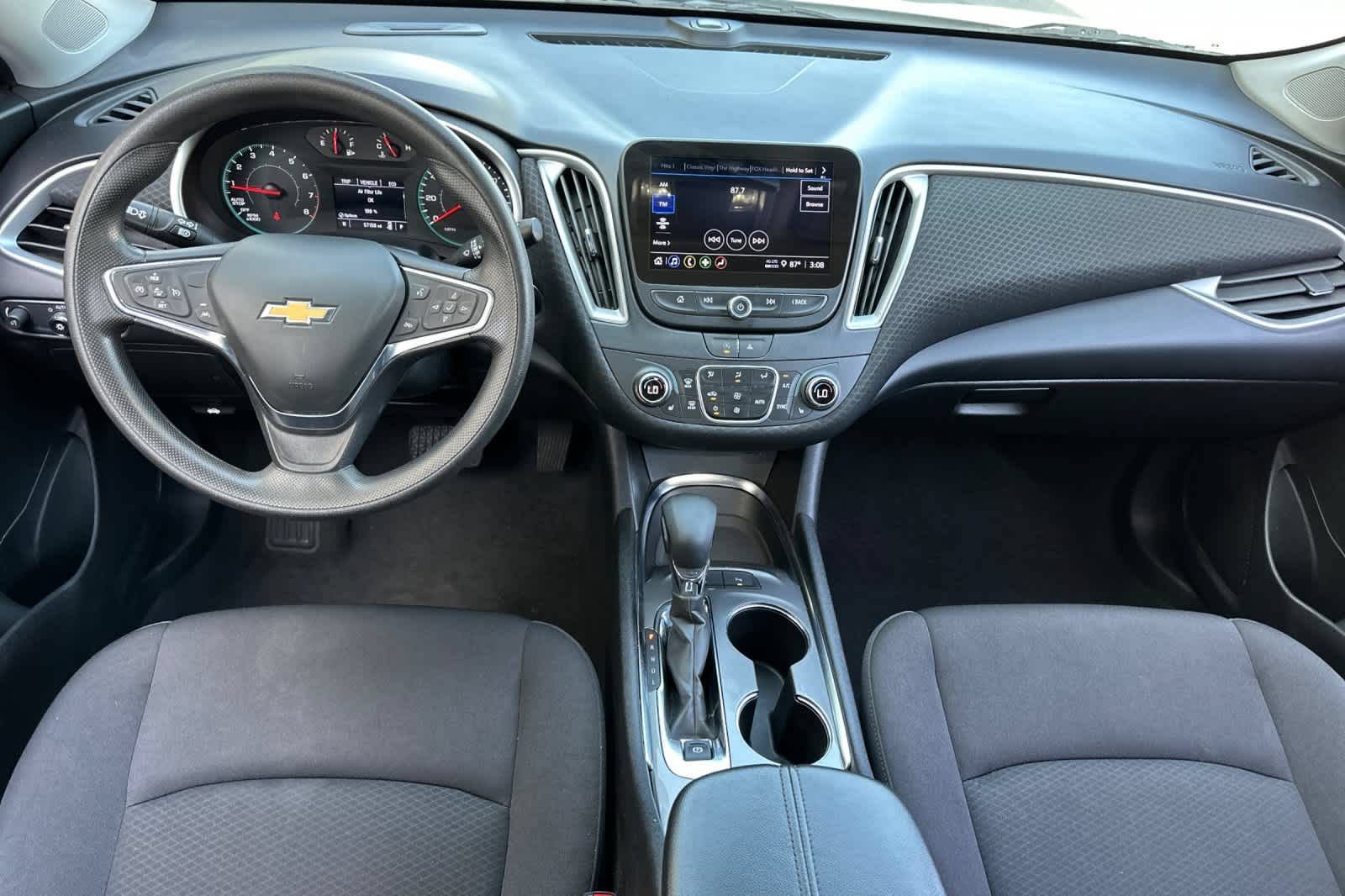 Used 2024 Chevrolet Malibu LT FWD image 3