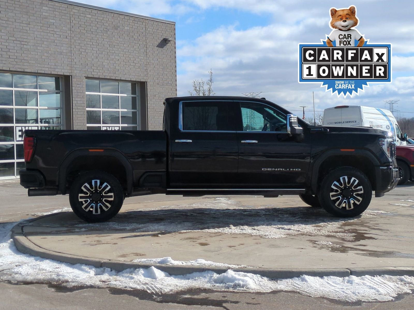 Used 2024 GMC Sierra 2500 Denali Ultimate w/ Max Trailering Package image 9