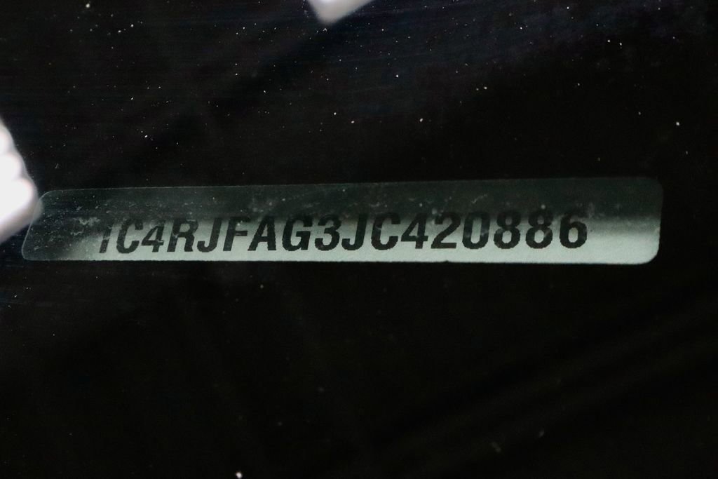 Used 2018 Jeep Grand Cherokee Laredo image 33