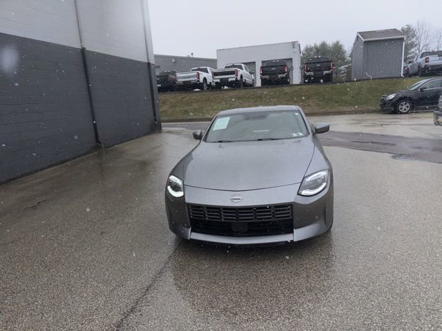 Used 2023 Nissan Z w/ Floor Mat Package (L93) RWD image 7