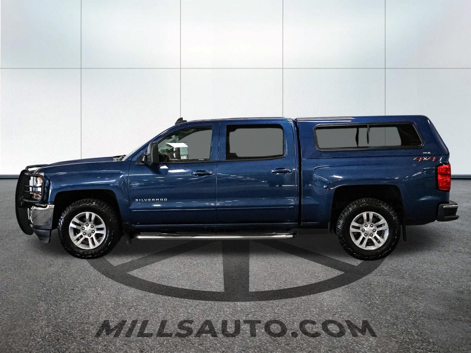 Used 2018 Chevrolet Silverado 1500 LT w/ All Star Edition AWD/4WD image 3