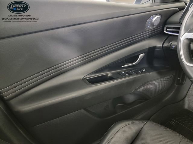 Used 2023 Hyundai Elantra Limited image 30