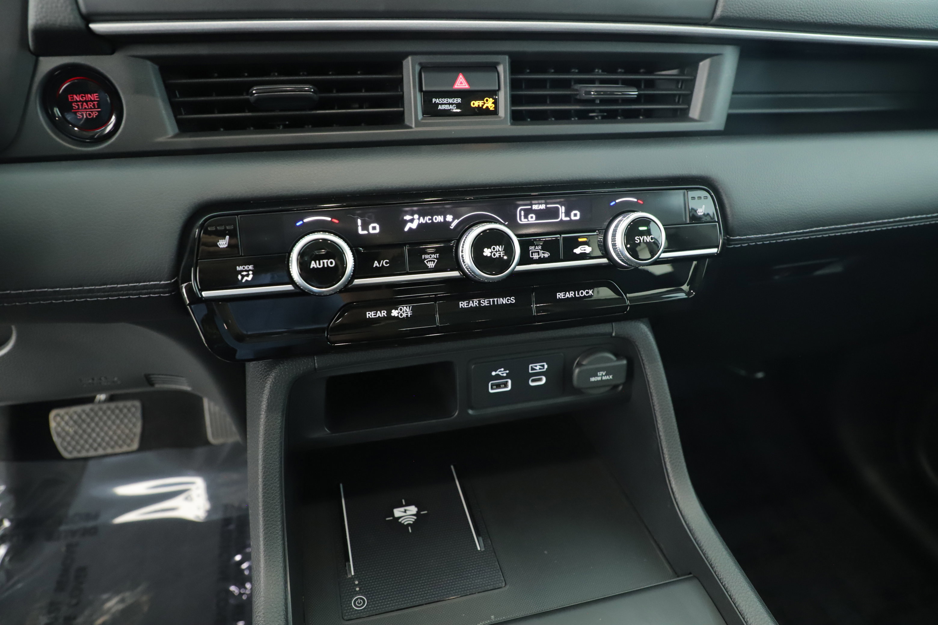 Used 2025 Honda Pilot Touring image 14