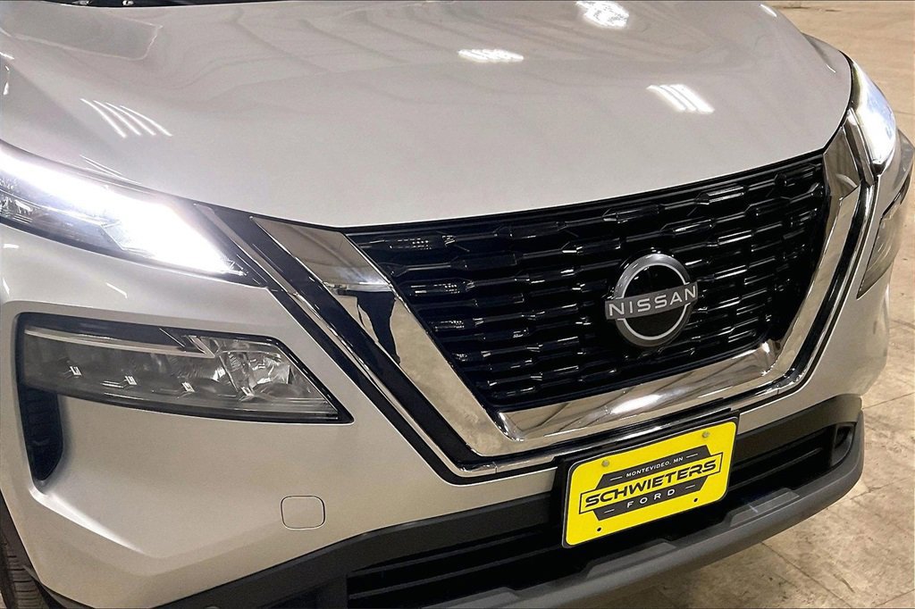 Used 2023 Nissan Rogue SV w/ SV Premium Package image 29