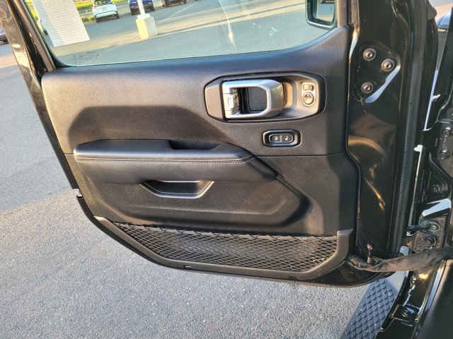 Used 2023 Jeep Wrangler Unlimited Sahara image 27