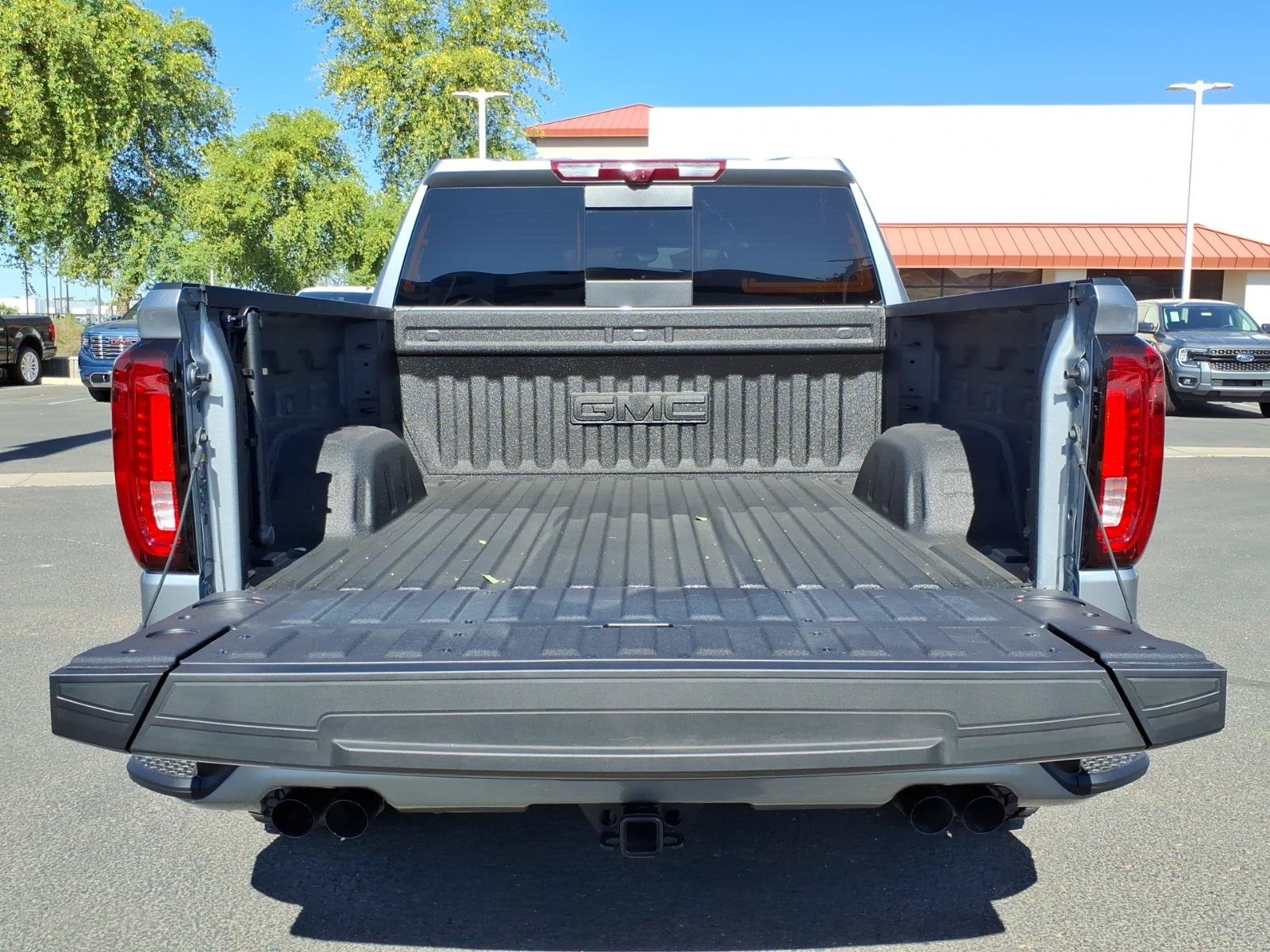 Used 2025 GMC Sierra 1500 Denali w/ Denali Reserve Package AWD/4WD image 12