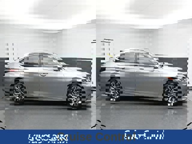 Used 2022 Lexus ES 350 Ultra Luxury w/ Accessory Package FWD image 13