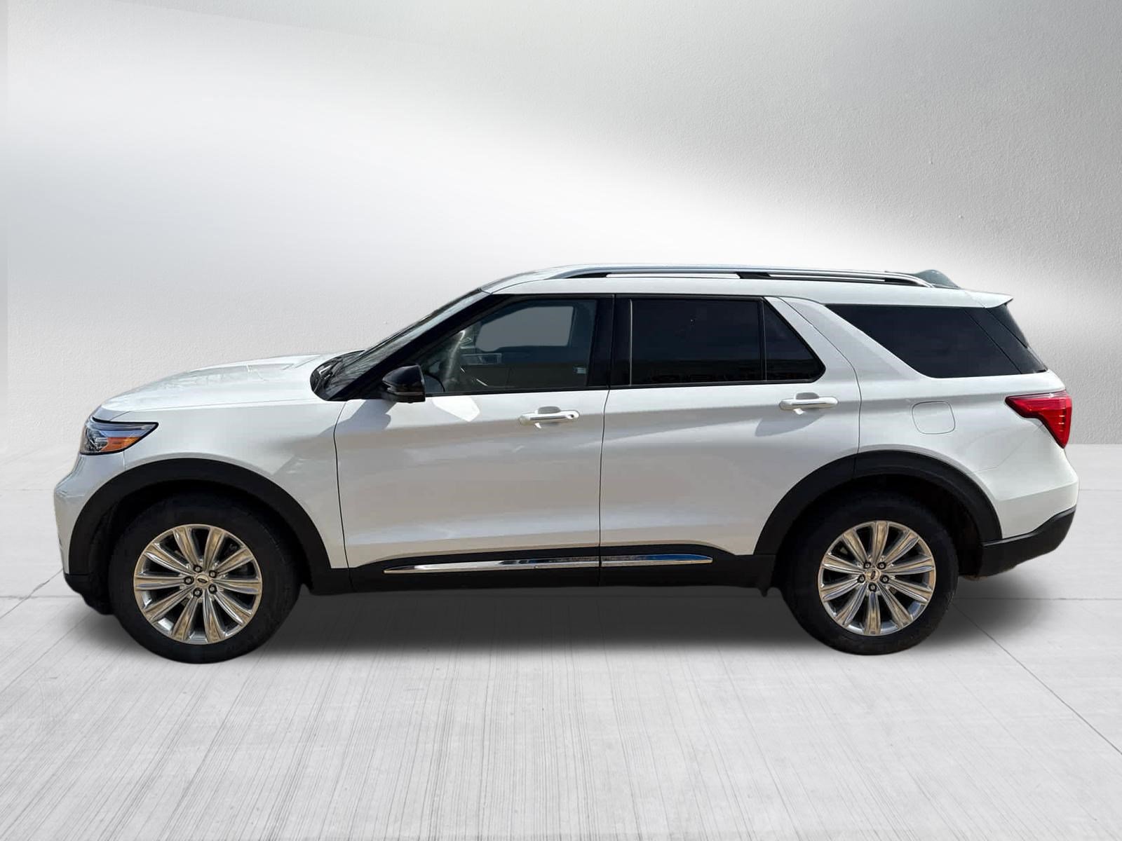 Certified 2021 Ford Explorer Limited w/ Hybrid Equipment Group 310A image 4