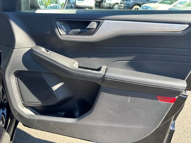 Certified 2022 Ford Escape SE w/ SE Sport Appearance Package AWD/4WD image 15