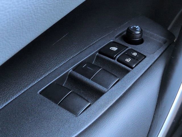 Used 2023 Toyota Corolla SE w/ SE Premium Package image 21