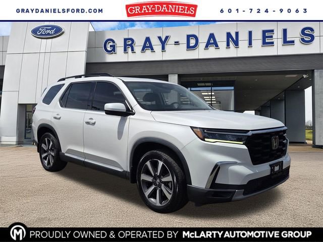 Used 2023 Honda Pilot Touring image 1