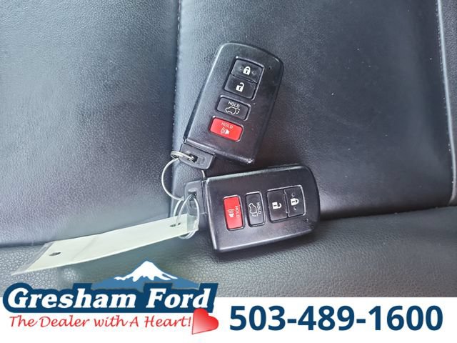 Used 2019 Toyota Highlander XLE AWD/4WD image 36
