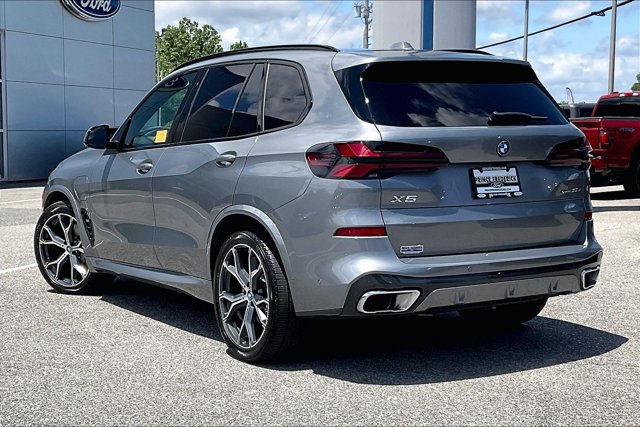 Used 2024 BMW X5 xDrive50e w/ M Sport Package AWD/4WD image 11