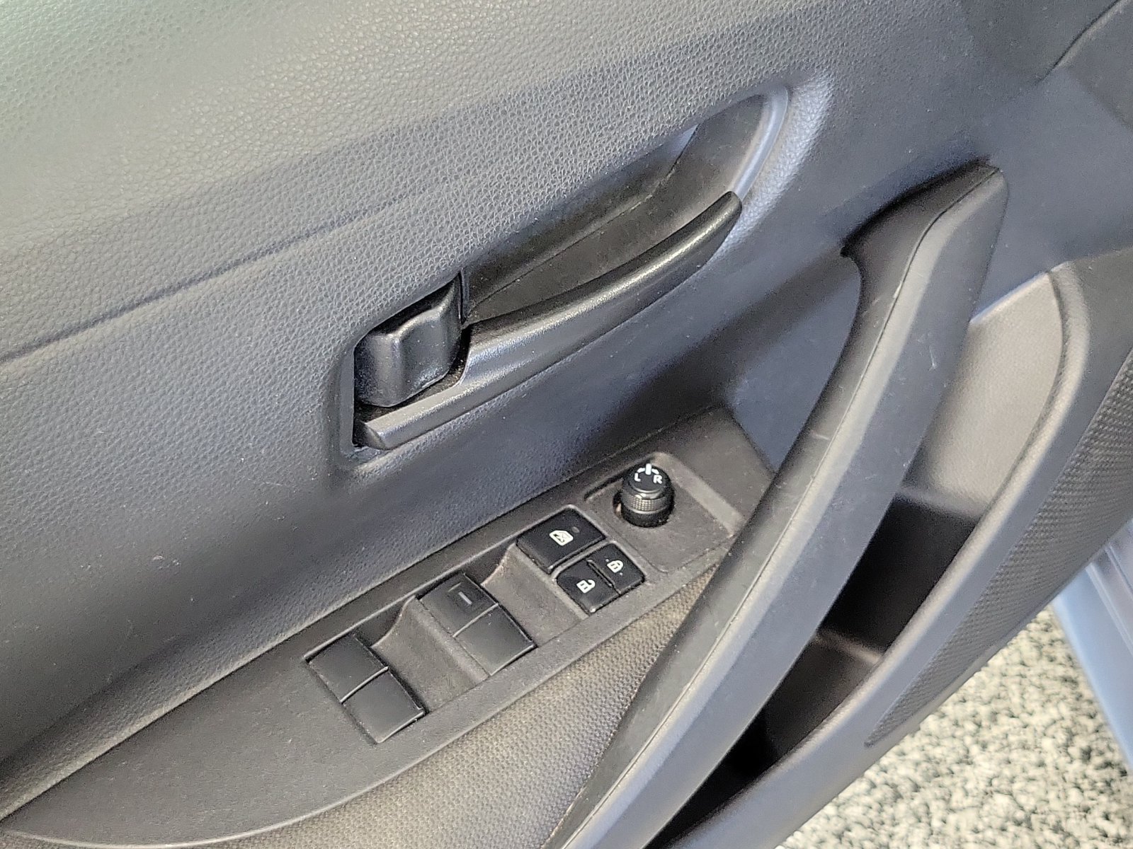 Used 2024 Toyota Corolla LE FWD image 7