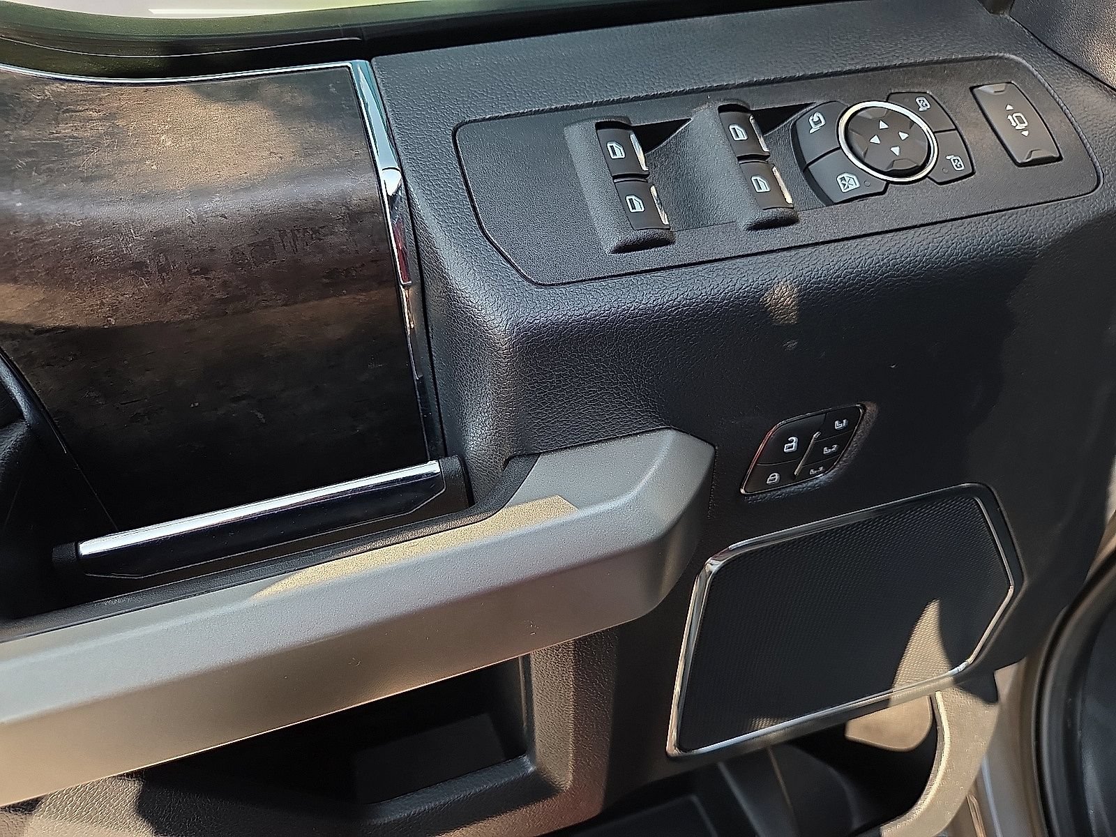 Certified 2022 Ford F250 Lariat w/ Lariat Ultimate Package AWD/4WD image 13