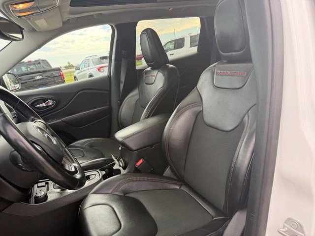 Used 2020 Jeep Cherokee Trailhawk w/ Comfort/Convenience Group AWD/4WD image 12